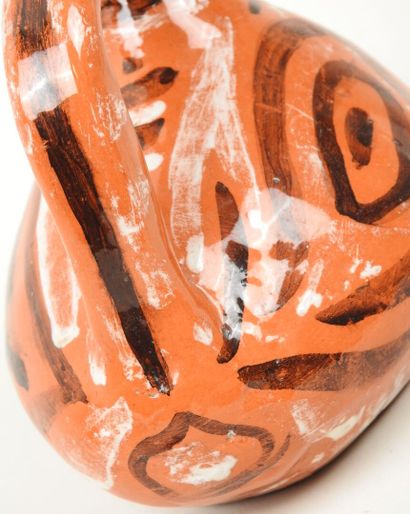 Petit pichet en céramique à glaçure orange...