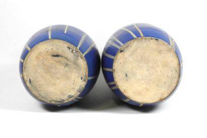 Léon POINTU (1879-1942).
Paire de vases signés...