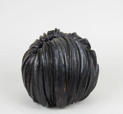 HERMANN, XXe.
Vase en céramique de forme...