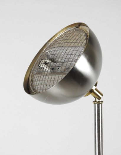 Lampadaire en métal chromé, le fut réglable,...