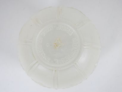 JOMA, MONTREUIL.
Vase boule en verre moulé...