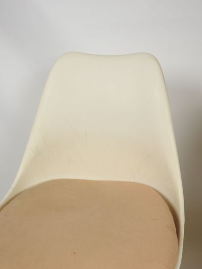Eero SAARINEN (1910-1961), pour KNOLL International.
Suite...