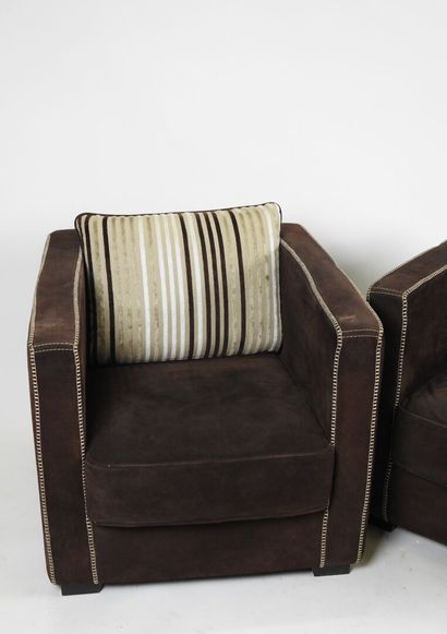 Paire de fauteuils en bois recouvert de nimbuc...