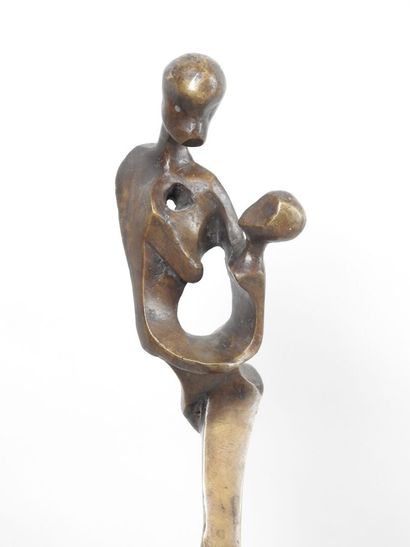 École du XXe.
Maternité.
Sujet en bronze...