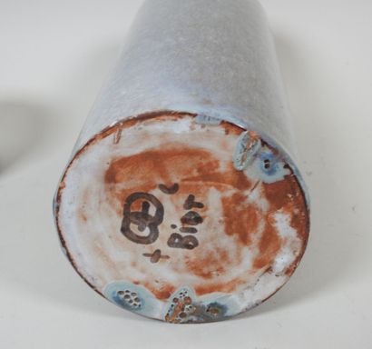 BIOT, XXe.
Pot couvert rouleau en céramique...