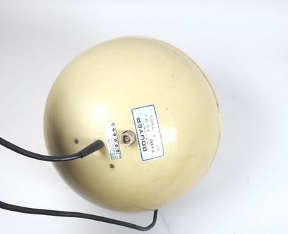 BOUYER. 
Enceinte circulaire à suspendre,...