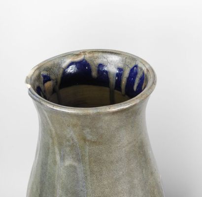 Léon POINTU (1879-1942).
Paire de vases signés...