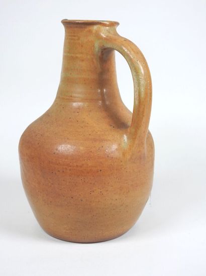 FONTGOMBAULT, XXe.
Lot comprenant un vase...