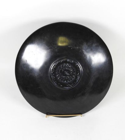 BURNO PRODUCT, XXe.
Plat en céramique noir...