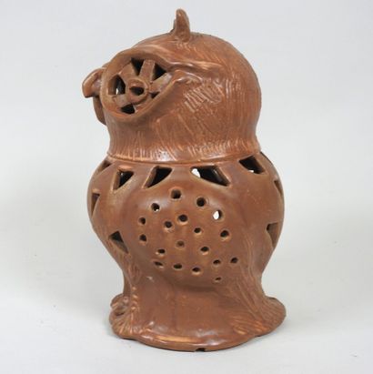 POTERIE de MEYSSAC, XXe.
Veilleuse en céramique...