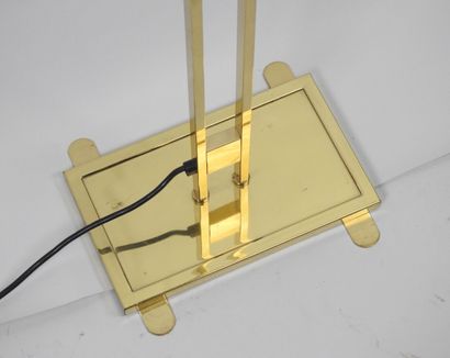 Lampadaire en métal doré.
Travail du XXe.
H.:...