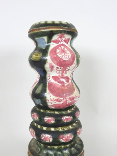 André L'HELGUEN (1935) pour KERALUC QUIMPER.
Vase...