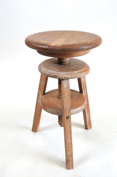 *
Tabouret d'architecte en bois, le plateau...