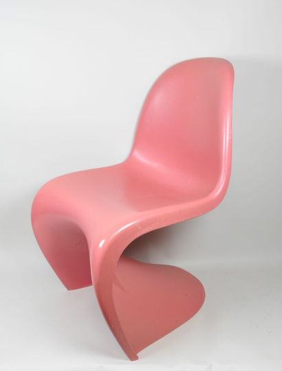 Verner PANTON (1926-1998), d'après.
Chaise...