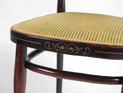 THONET.
Ensemble comprenant un fauteuil et...