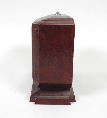 JAZ.
Réveil en bakélite.
13 x 17 x 7,5 c...