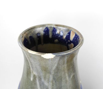 Léon POINTU (1879-1942).
Paire de vases signés...