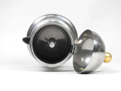 VEV VIGANO éditeur.
Cafetière en inox et...