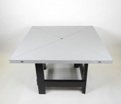Table à plateau carré portefeuille en stratifié...