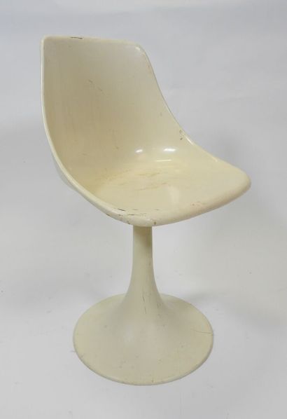 Eero SAARINEN (1910-1961) dans le goût de.
Chaise...