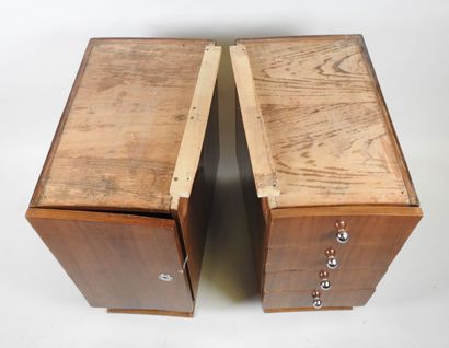 Bureau en bois et placage de forme légèrement...