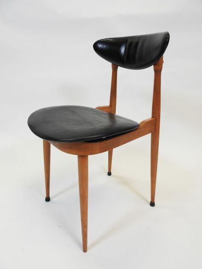 Pierre GUARICHE (1926-1995).
Deux chaises...