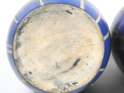 Léon POINTU (1879-1942).
Paire de vases signés...