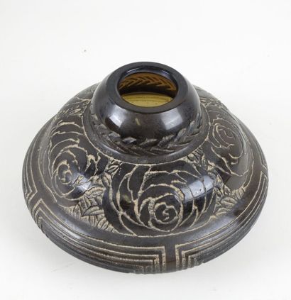 KRIEGEL (XXe).
Vase en verre teinté mauve...