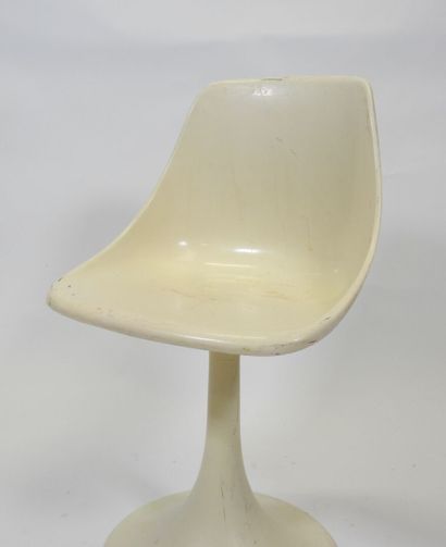 Eero SAARINEN (1910-1961) dans le goût de.
Chaise...