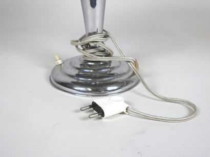 Lampe de bureau en métal chromé, le pied...