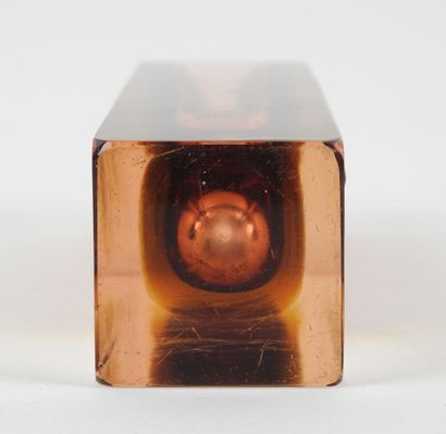 MURNAO, XXe.
Vase rectangulaire modèle 
