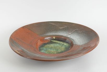 Matthieu ROBERT (1962). 
Important plat circulaire...