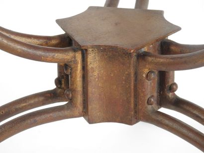 René DROUET (1899-1993).
Table basse circulaire...