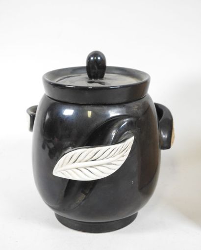 VERCERAM à VALLAURIS, XXe.
Petit pot couvert...