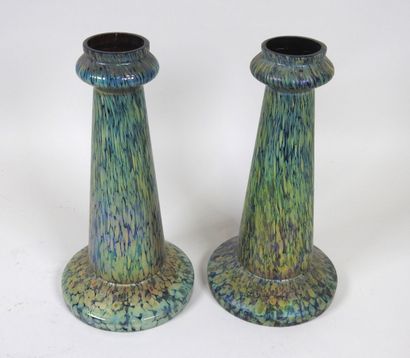 LOETZ, dans le goût de.
Paire de vases en...