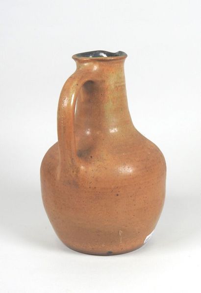 FONTGOMBAULT, XXe.
Lot comprenant un vase...