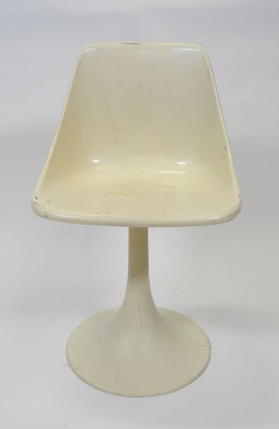 Eero SAARINEN (1910-1961) dans le goût de.
Chaise...