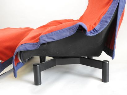 Vico MAGISTRETTI (1920-2006), édition CASSINA.
Fauteuil...