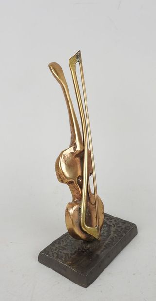 Yves LOHE (1947).
Le violoncelle.
Sculpture...