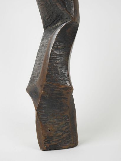 Vase en bronze de forme libre.
Marque 