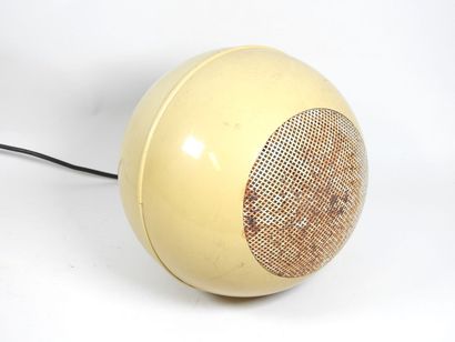 BOUYER. 
Enceinte circulaire à suspendre,...