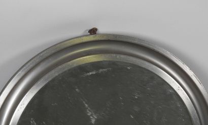 Miroir circulaire en métal.
Travail du XXe.
Diam.:...