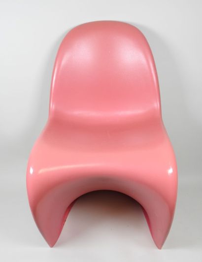 Verner PANTON (1926-1998), d'après.
Chaise...