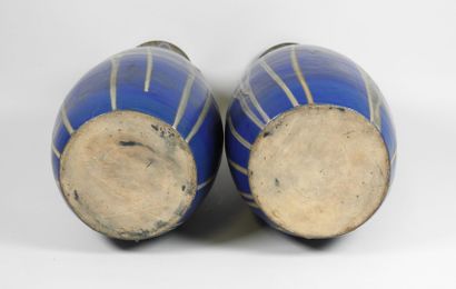Léon POINTU (1879-1942).
Paire de vases signés...