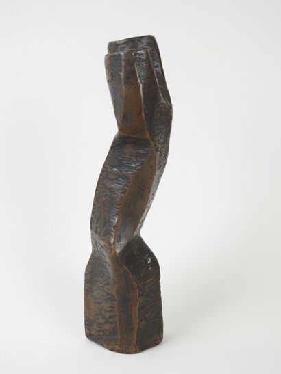 Vase en bronze de forme libre.
Marque 