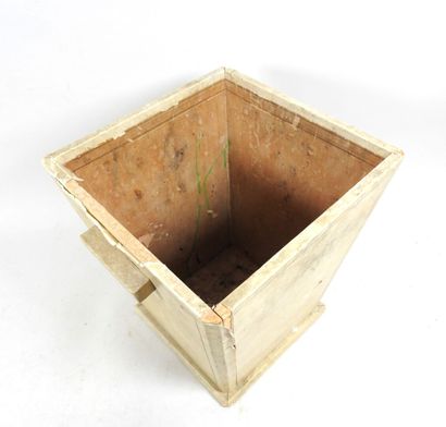 Corbeille en bois recouvert de parchemin,...
