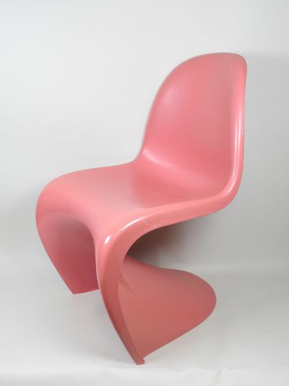 Verner PANTON (1926-1998), d'après.
Chaise...