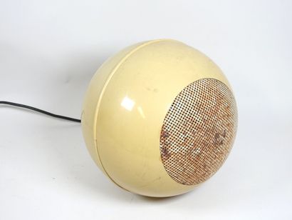 BOUYER. 
Enceinte circulaire à suspendre,...
