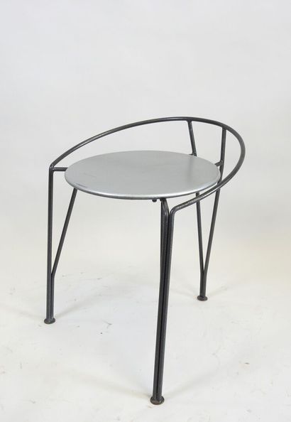 Olivier MOURGUE (1939).
Tabouret en métal...