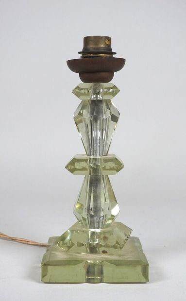 École XXe.
Pied de lampe en verre légèrement...